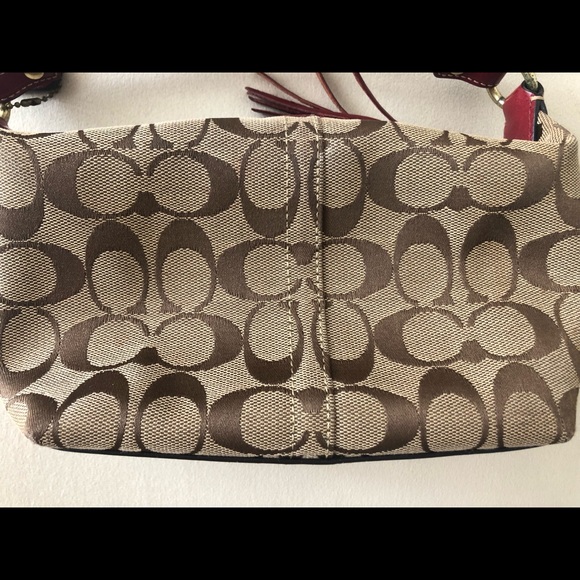 Beautiful Authentic ♥️COACH♥️ Small Purse - Picture 3 of 13